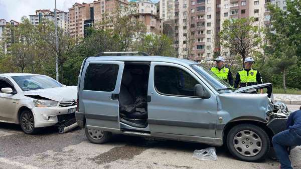 Gümüşhane'de zincirleme kaza: 4 yaralı
