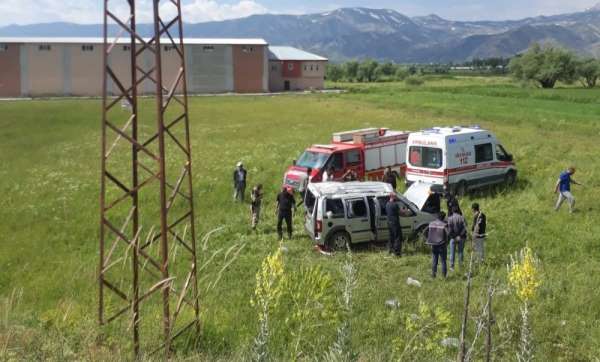 Yüksekova'da trafik kazası: 4 yaralı 