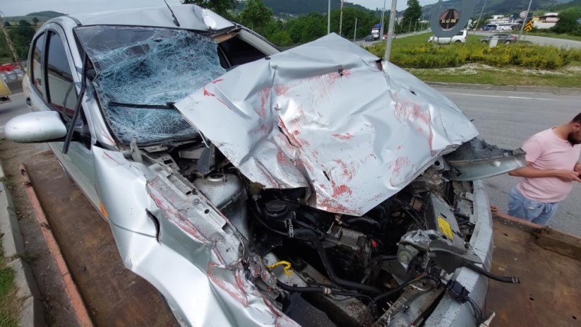 Samsun'da otomobil kamyona çarptı: 1 yaralı