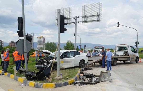 Kastamonu'da iki ayrı trafik kazasında 6 kişi yaralandı