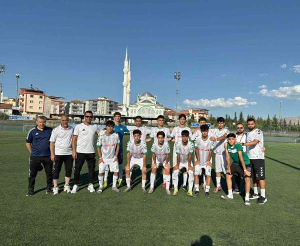 Diyarbakır DSi Spor U15 takımı Türkiye'nin en iyi 4 takımı arasında