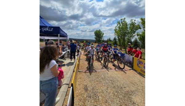 Pedal sporcuları Eskişehir'de podyum için yarıştı