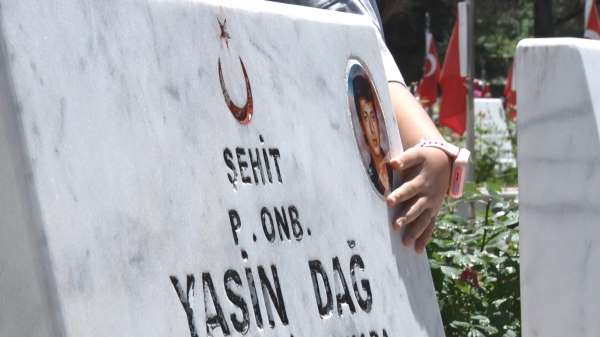 Şehit babalarının buruk Babalar Günü: 'O bize gelemiyor, biz ona geldik'