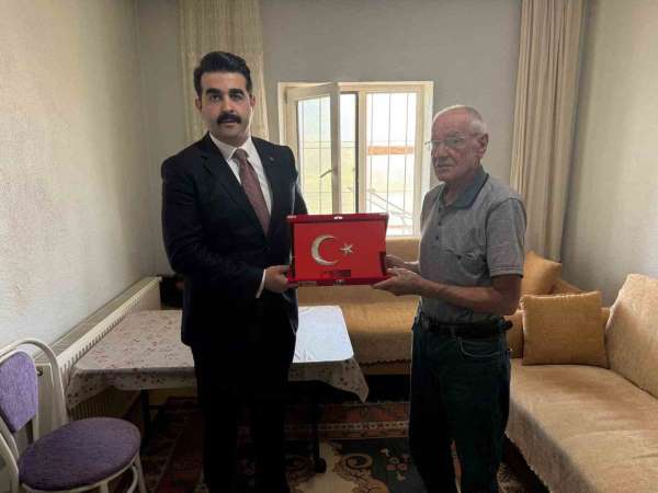 Tomarza'da şehit babalarına 'Babalar Günü' sürprizi