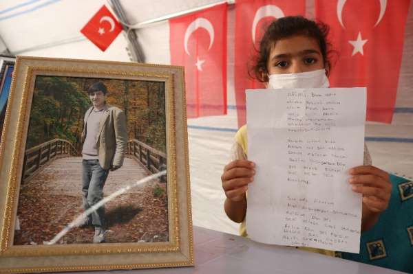 9 yaşındaki Hayrunnisa, teröristler tarafından kaçırılan ağabeyi için şiir yazdı