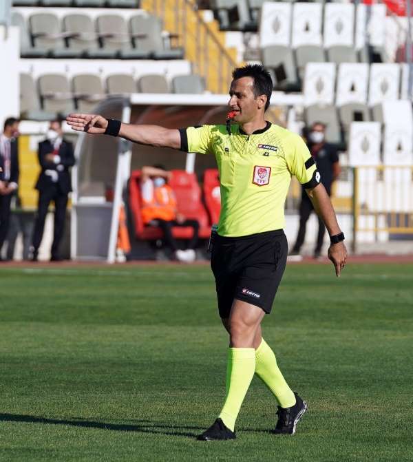 Antalyaspor - Galatasaray maçını Suat Arslanboğa yönetecek 