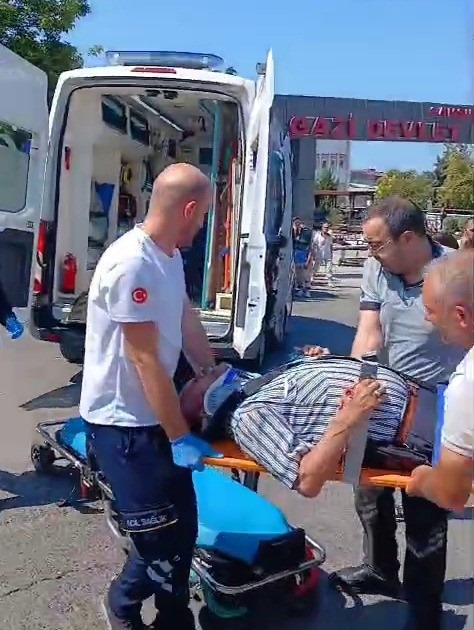 Samsun'da otomobilin çarptığı yaşlı adam yaralandı