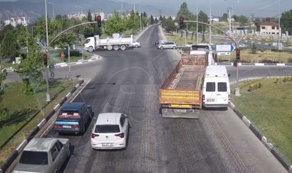 Kütahya'da meydana gelen trafik kazaları kameralara yansıdı