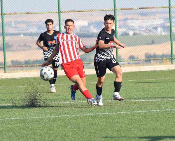 Yunusemreli U17'ler Türkiye Şampiyonasında ilk 4'e kaldı