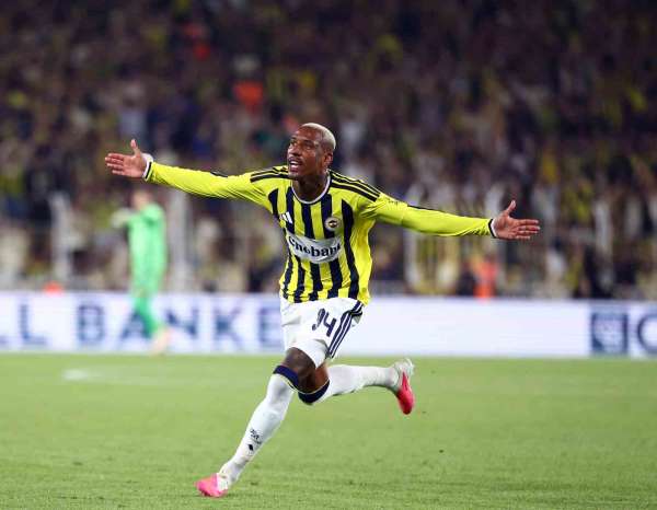 Fenerbahçe'de sezonun ilk golü Talisca'dan