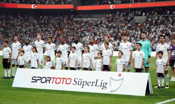 Vodafone Park'ta tribünler full çekti