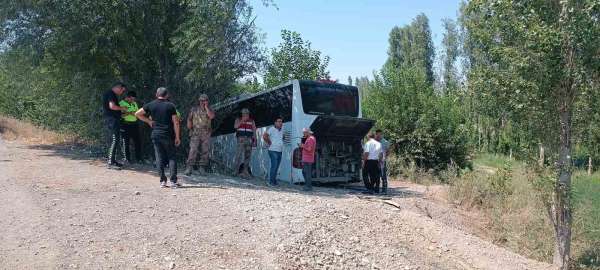 Iğdır'da yolcu otobüsü kaza yaptı: Yaralılar var