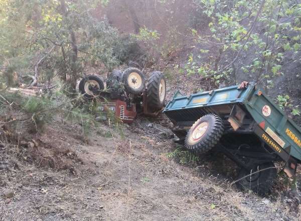 Akhisar'da traktör kazası: Dede hayatını kaybetti, torunu ağır yaralandı