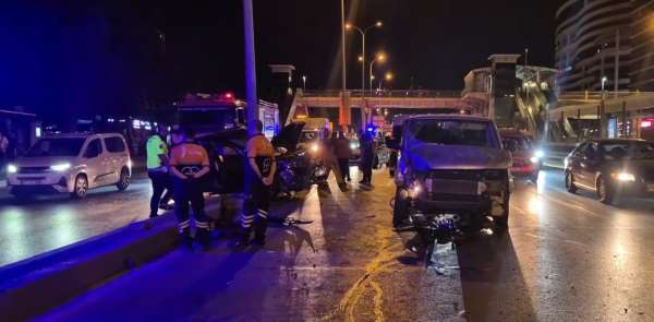 Beylikdüzü'nde makas atan sürücü kazaya neden oldu: 1 yaralı