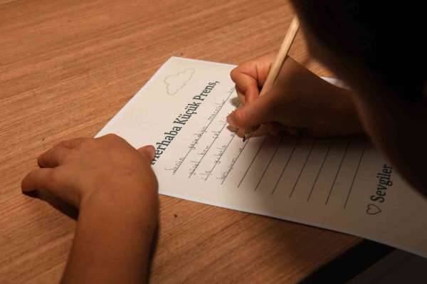 Osmangazi'de çocuklar mektup yazma alışkanlığı kazandı