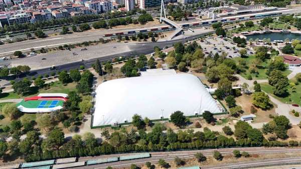 Türkiye'nin en büyük şişme oyun alanı Samsun'da