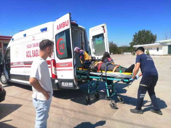 Akaryakıt istasyonu önündeki kaza kamerada