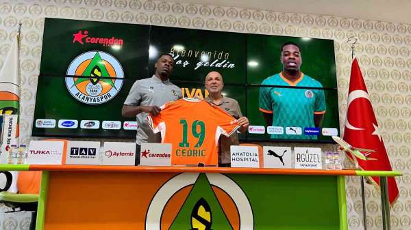 Corendon Alanyaspor, Ivan Cedric'i kadrosuna kattı