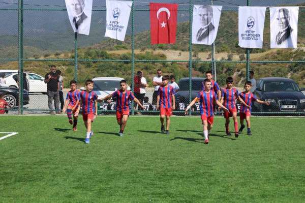 HBB, Antakya'da yeni halı sahayı hizmete açtı