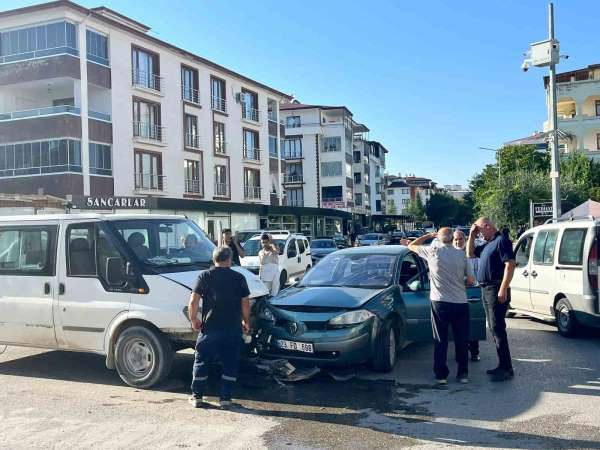 Kazadan kaçmak isterken motosiklet çarptı
