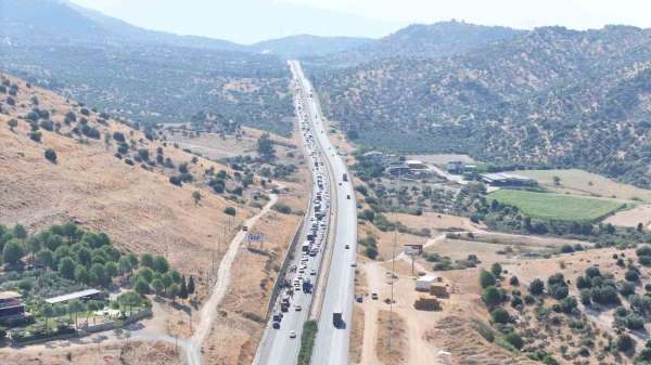 Kazalar sonrası Aydın Muğla karayolu kilitlendi: 'Araç kuyruğu 5 kilometreye ulaştı'