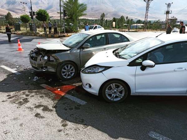 Van'da trafik kazası: 2 yaralı