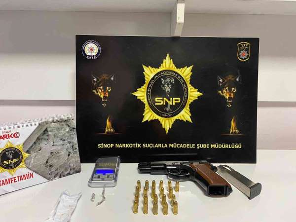 Sinop'ta şüpheli araçtan uyuşturucu çıktı: 4 gözaltı - Sinop haber