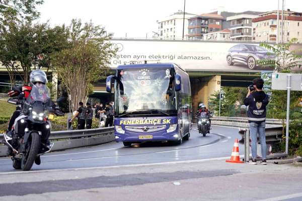 Fenerbahçe, derbi için stada geldi