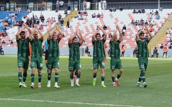 Bursaspor, Adanaspor'u 6-0 mağlup etti