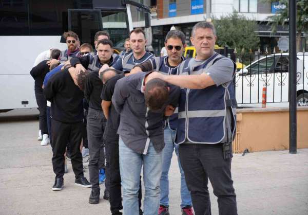 Edirne'de şehit ailesini dolandıran 11 şüpheli hâkim karşısında