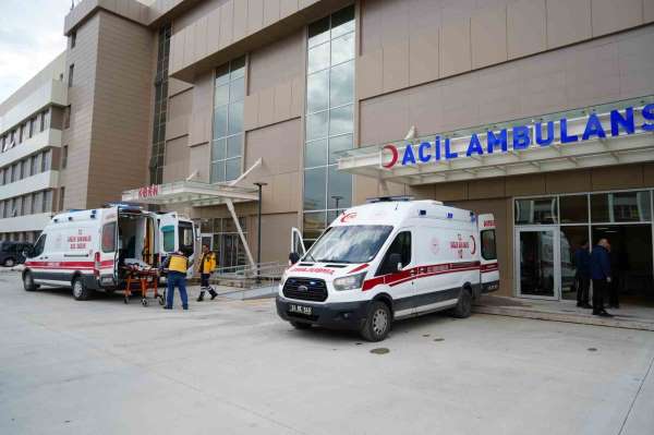 Erzincan'da trafik kazası: 2 yaralı