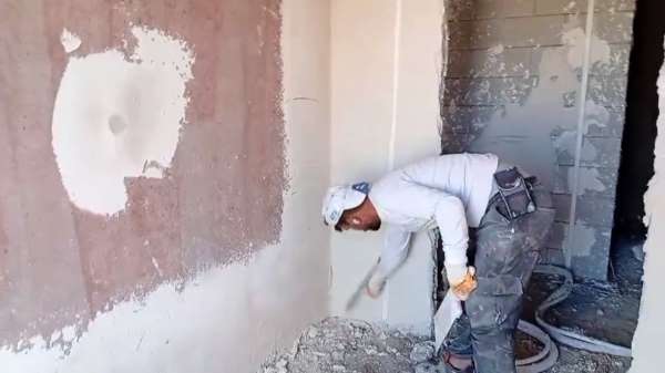 İnşaat işçileri kış gelmeden teslimat için hummalı çalışıyor