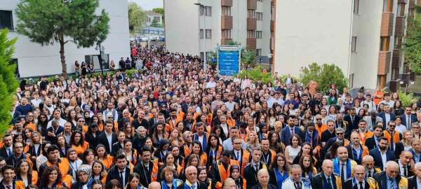 Avrasya Üniversitesi'nde yeni akademik yıl törenle başladı