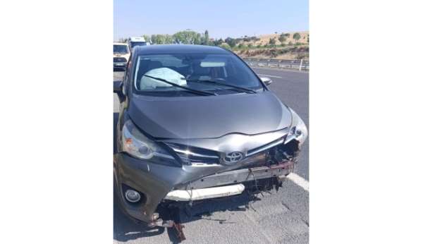 Yola aniden çıkan koyun kazaya sebep oldu, 1 yaralı