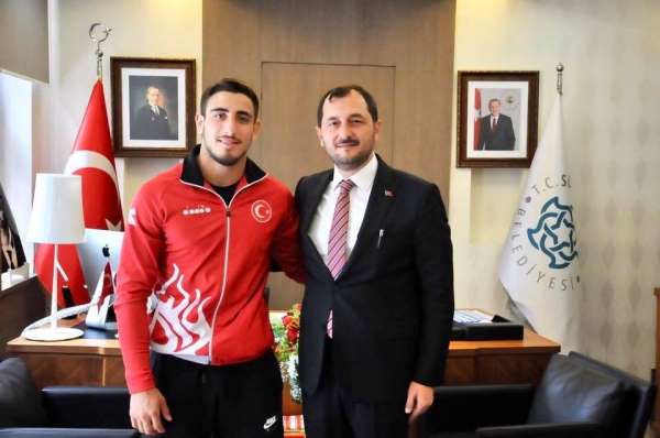 Avrupa 3'üncüsü Muhammet, Macaristan yolcusu