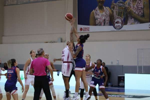 Kadınlar Basketbol Süper Ligi: B. Elazığ İl Özel İdare: 68 - Büyükşehir Belediye