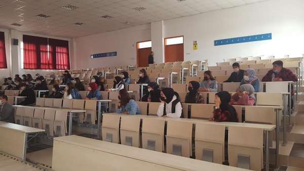 Anadolu Lisesi'nde 'Üniversitede bir ders' projesi