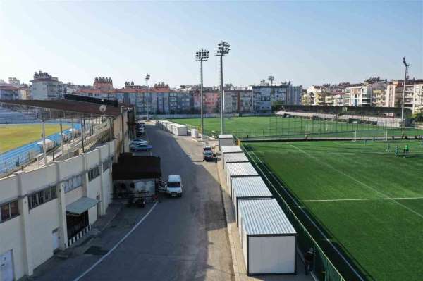 Adnan Menderes Stadyumu'na konteynerler yerleştirildi