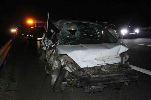 Anadolu Otoyolu'nda 14 araçlık zincirleme kaza: 3 yaralı