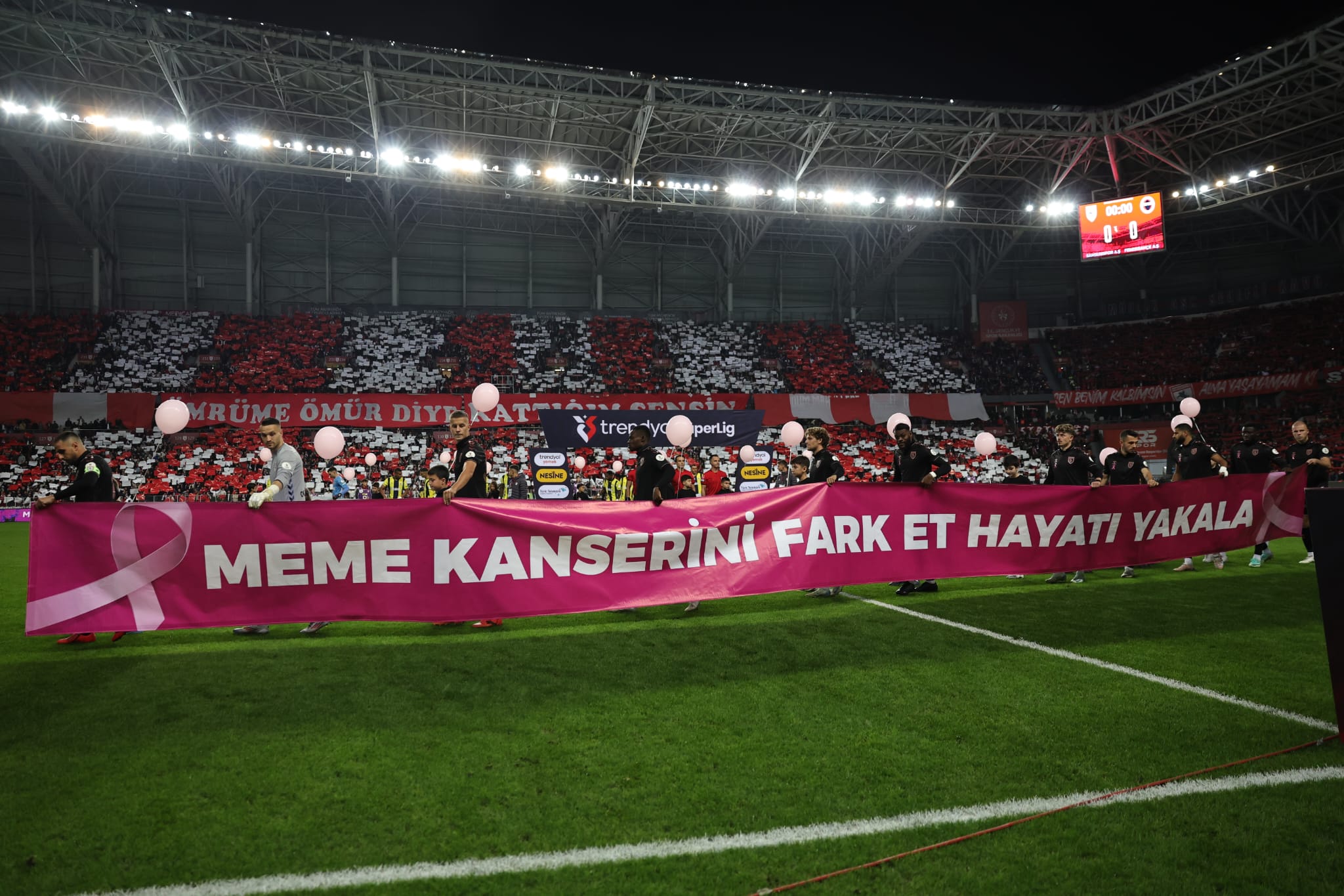 Medical Park ve Samsunspor'dan meme kanseri farkındalığına anlamlı destek