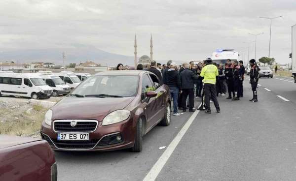 Aksaray'da polis cenazesi sırasında konvoya saldırı: 4 yaralı