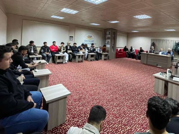 Bayburt'ta üniversite öğrencilerine Doğu Türkistan'daki zulüm anlatıldı