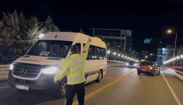 Çorlu'da alkollü kadın sürücü kaza yaptı, trafik felç oldu