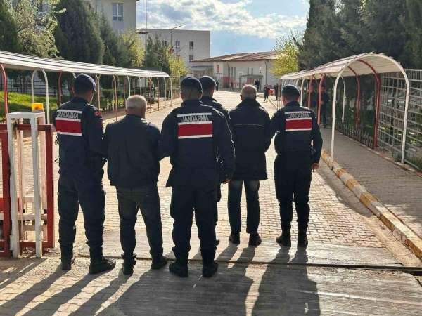 Husumetlilerini bıçakla yaralayan 3 şahsı jandarma yakaladı