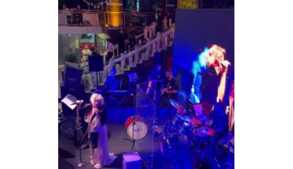 Diyarbakır'da yağmura rağmen müzik susmadı: Niran Ünsal'dan 30 Ekimde telafi konseri