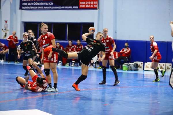 Hentbol Kadınlar EHF Avrupa Ligi: Kastamonu Belediyespor: 31 - DVSC Schaeffler: