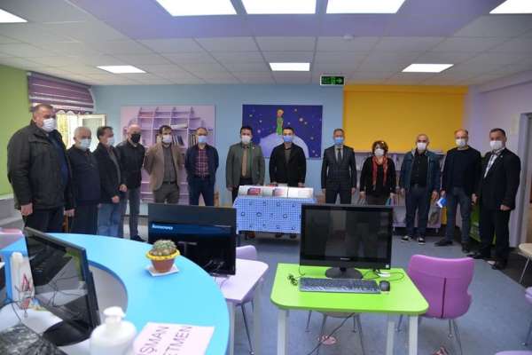 Türkeli'de 146 öğrenciye tablet desteği