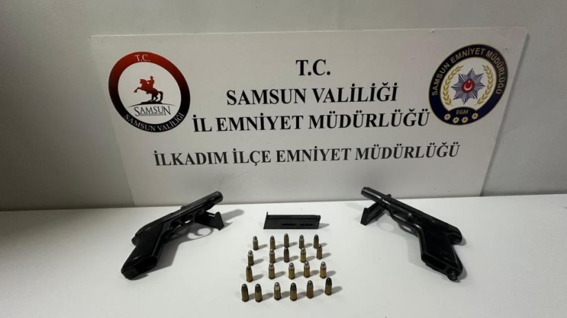 Samsun'da bir kadının evinde 2 tabanca ele geçirildi