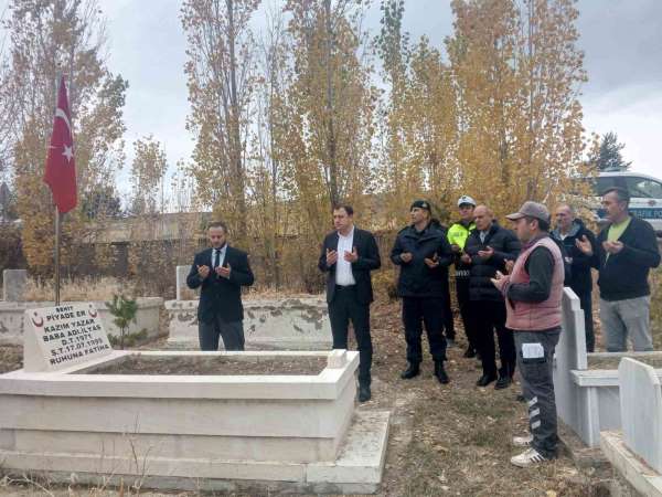 Aydıntepe'de şehitler kabirleri başında dualarla anıldı