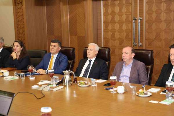 Bursa Büyükşehir Belediye Başkanı Bozbey: 'Su tüketen sanayi tartışılmalı'
